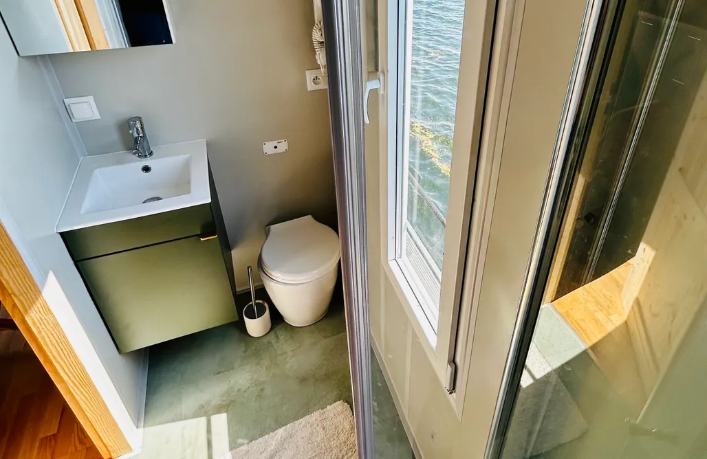 AlohaCamp Mindset Houseboats 1