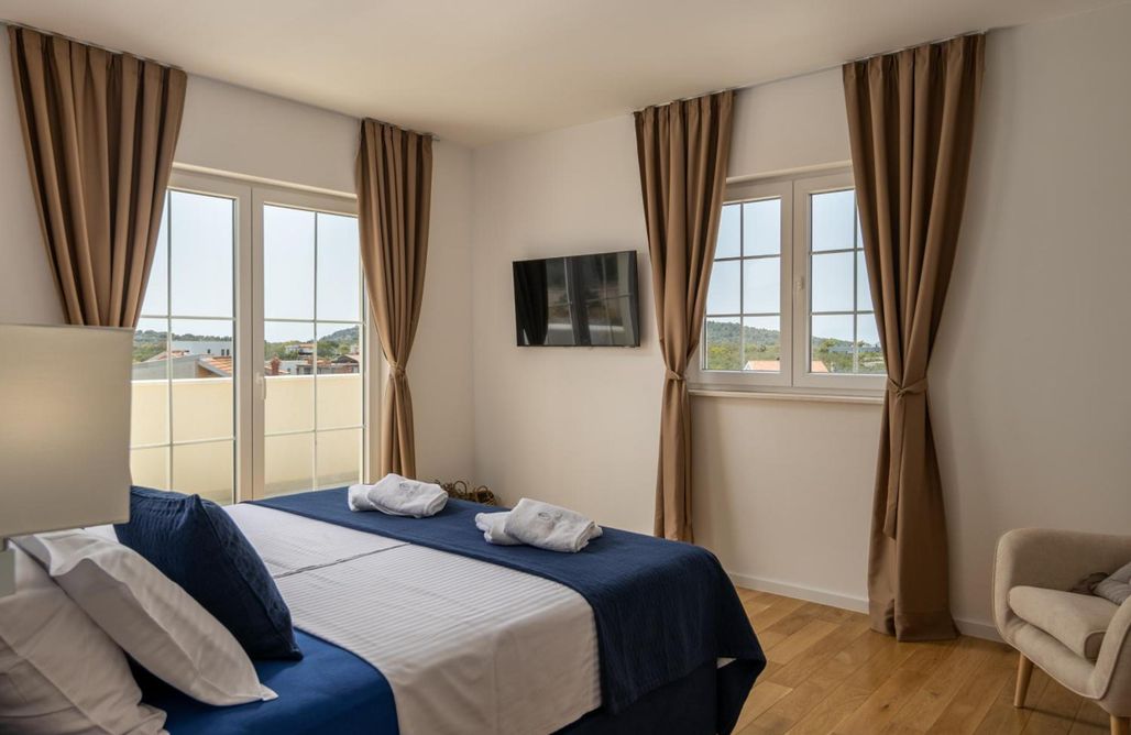 AlohaCamp Villa Royal Stone mit Pool 2