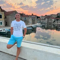 Ivan host 4 Seasons House