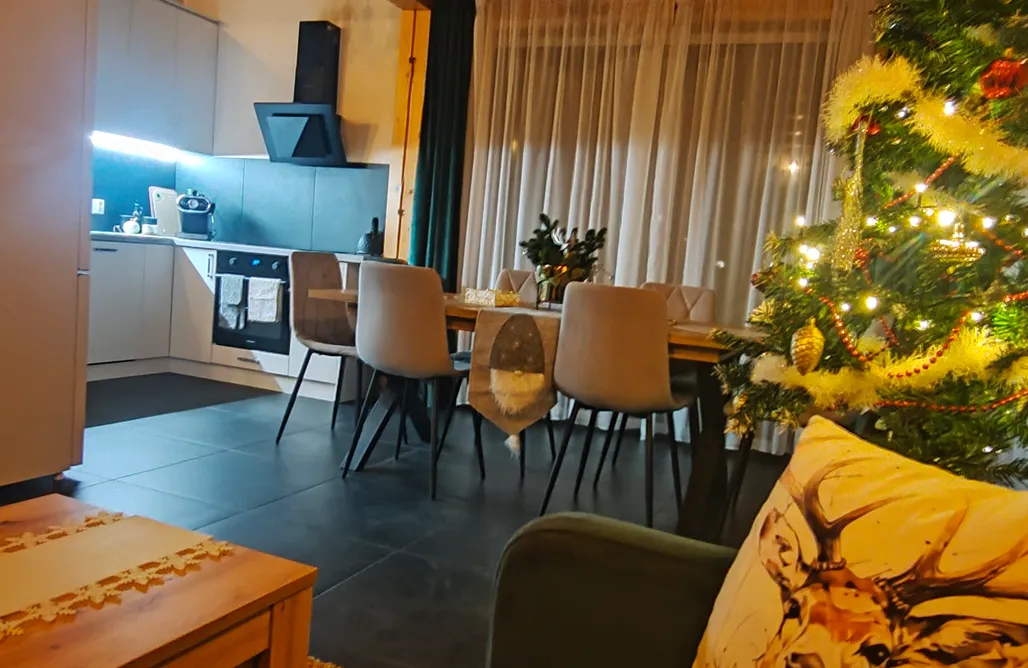 Dom nad Jeziorem Chwilo Trwaj dom z jacuzzi sauną i kominkiem 1