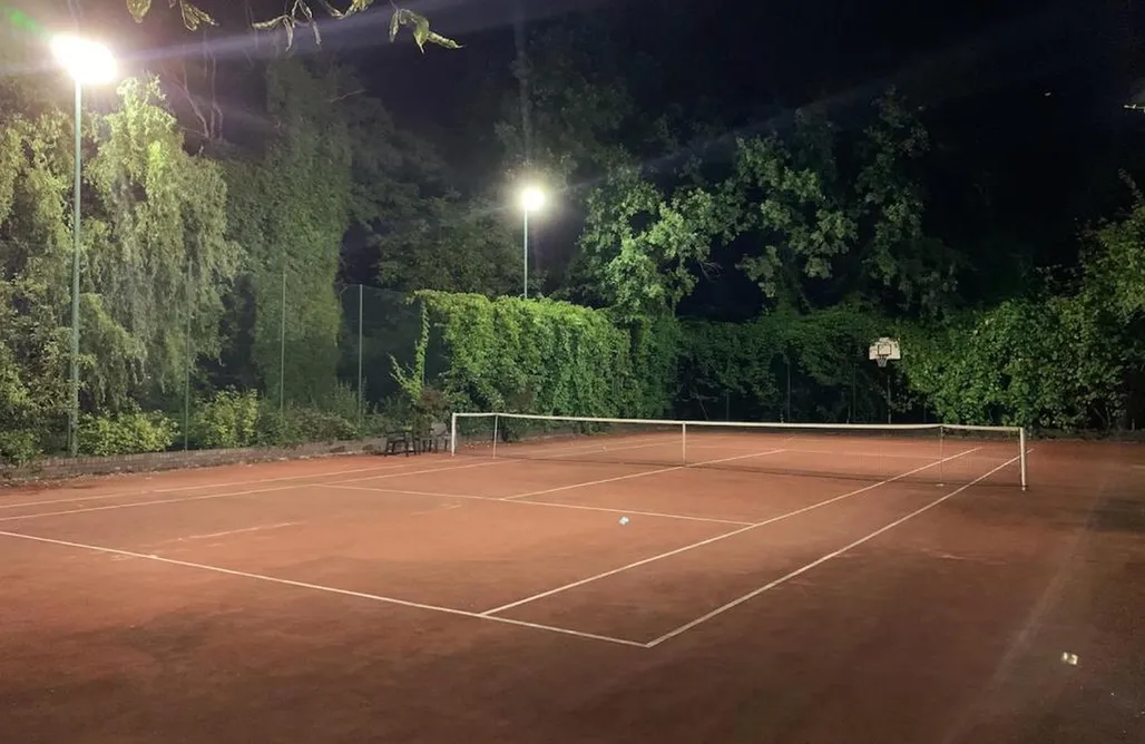 ubytovanie AlohaCamp Luksusowa willa z basenem, ogrodem i kortem tenisowym 5