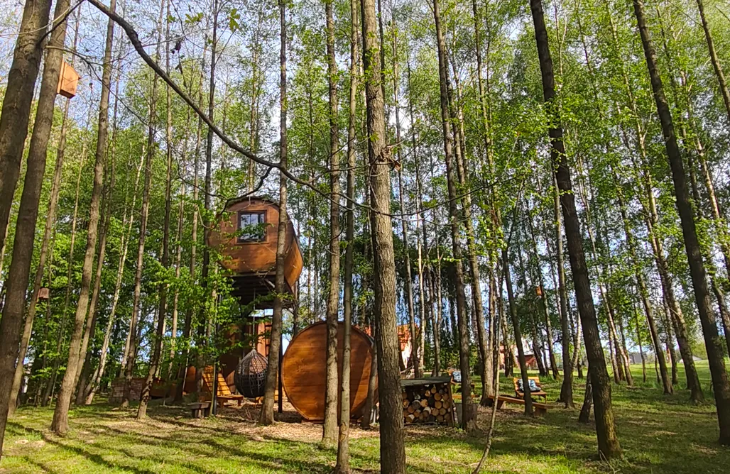 AlohaCamp accommodation Leśne Spanie Glamping domek na drzewie  4