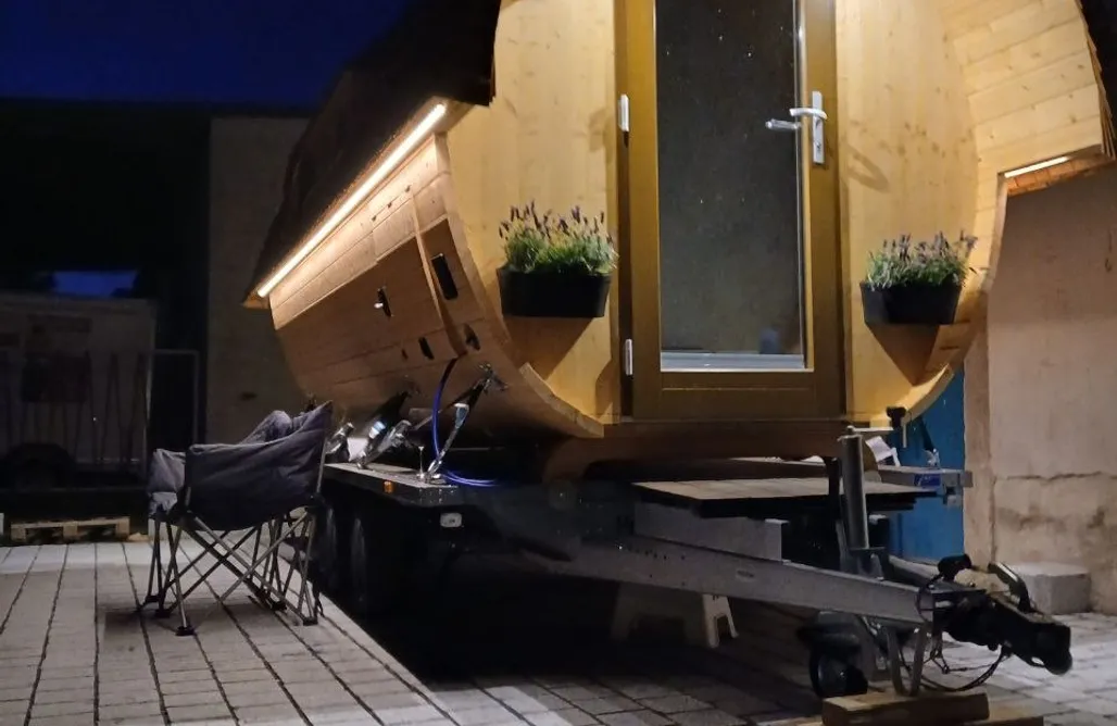 AlohaCamp Autarkes Mikro-Ferienhaus 1