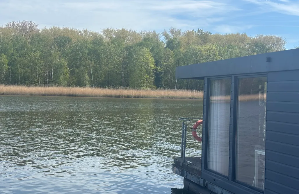 AlohaCamp Dom na wodzie Morgan 4 3