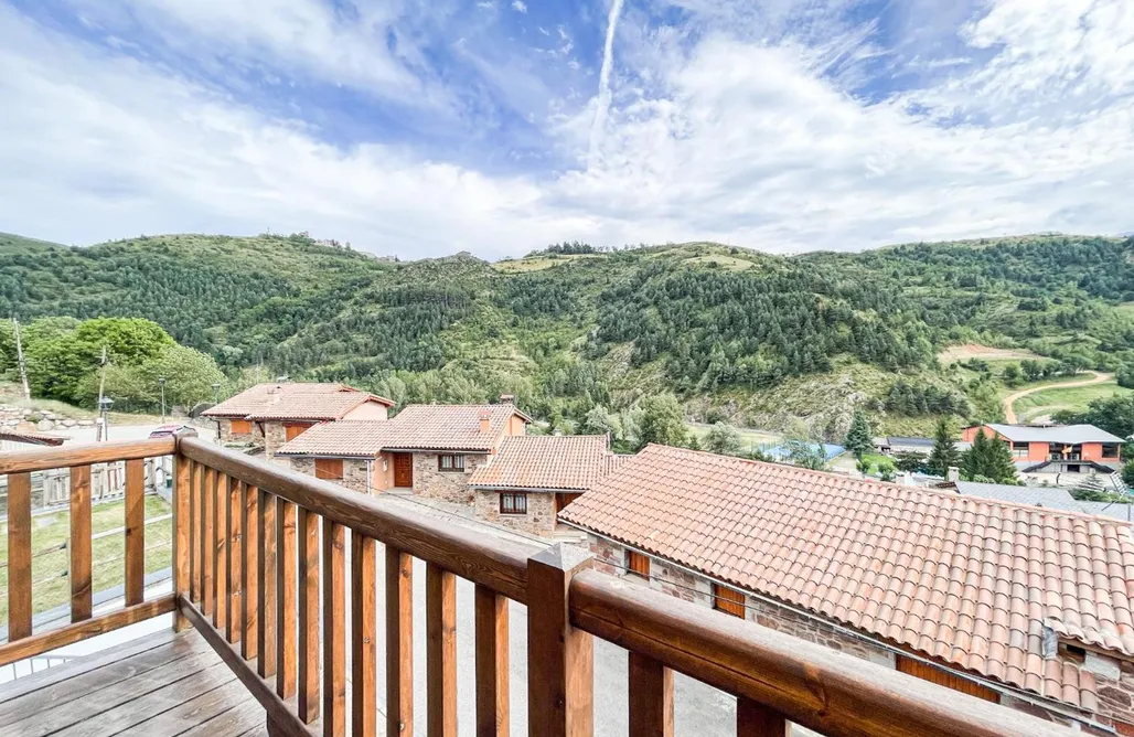 Apartamentos en Barcelona Encant muntanyès, casa amb vistes a Martinet 2