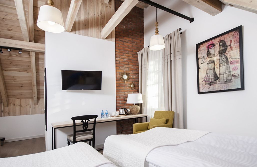 AlohaCamp Pokój Pasja w Kamiennym Domku 4