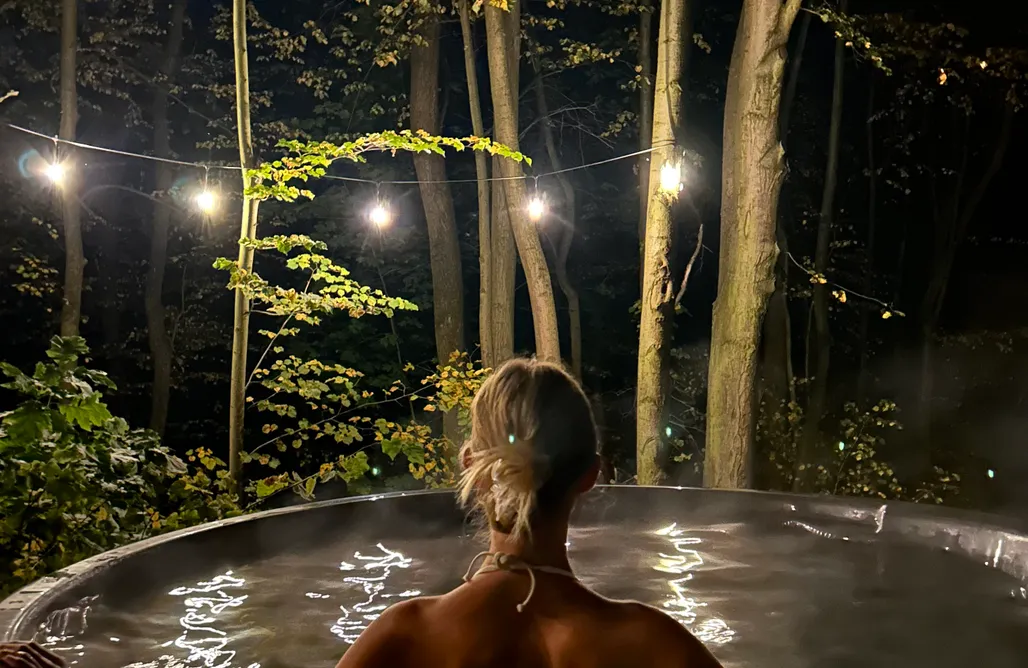 AlohaCamp accommodaties Huisje onder het Bos met Hottub 4