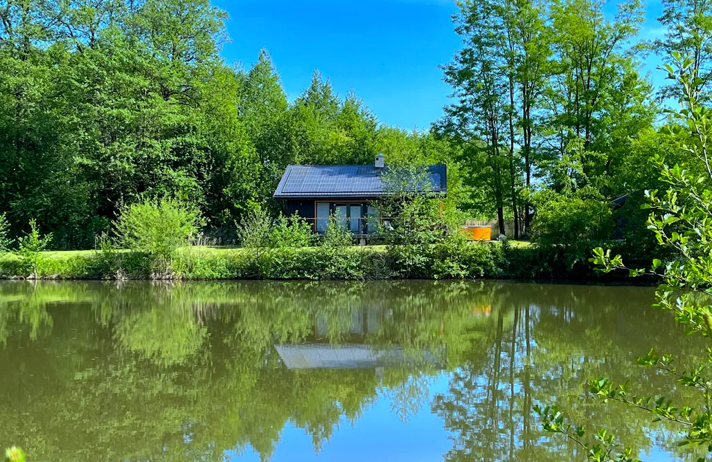 AlohaCamp accommodation 2 os Domek z balią jacuzzi kominkiem jeden w otoczeniu lasu 2