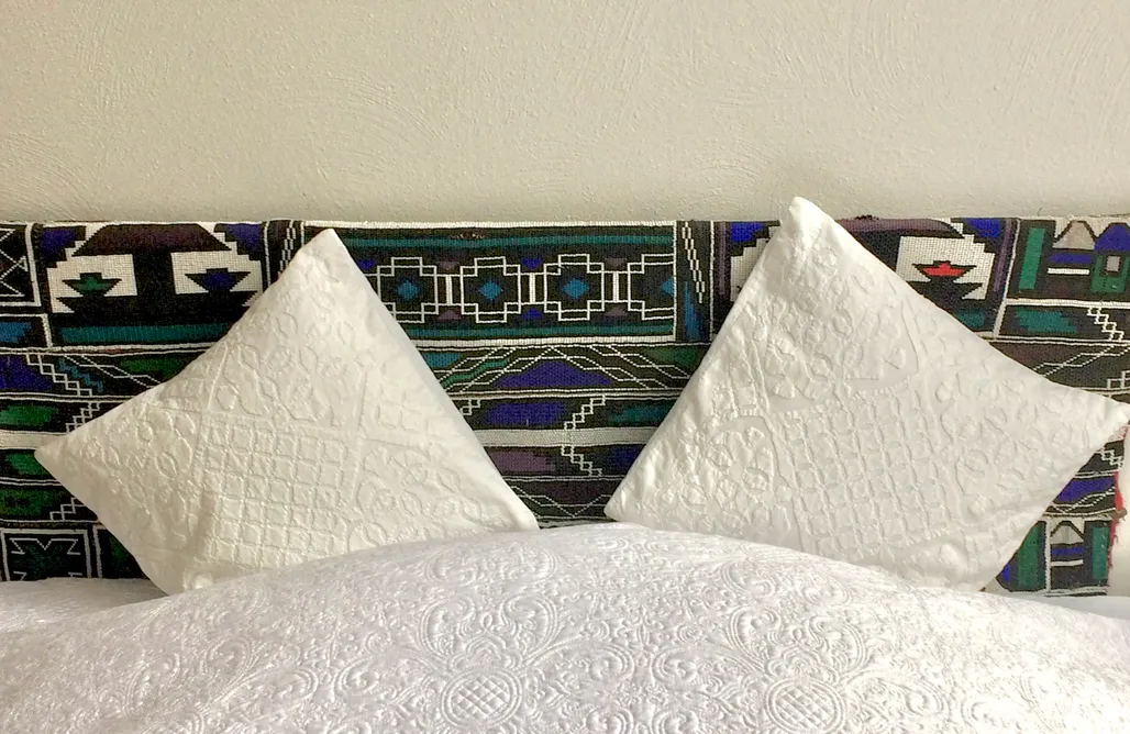 AlohaCamp room art lovers 2