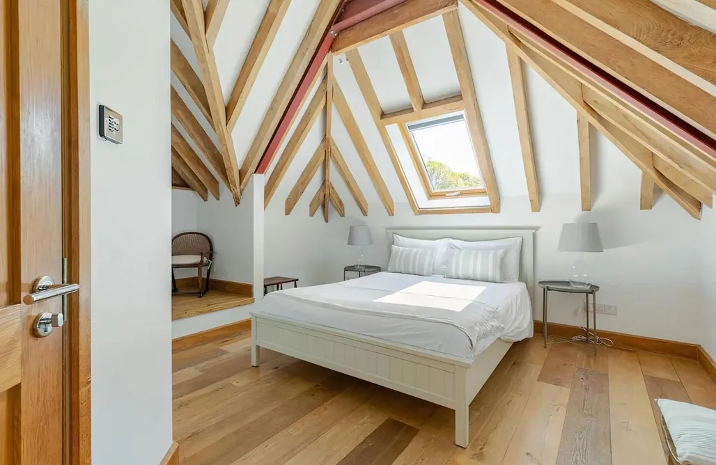 AlohaCamp Room 2 - King with freestanding bath 2