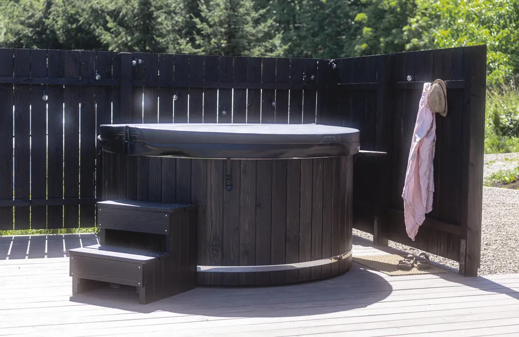Hébergement AlohaCamp Dzikie Pole – maison atmosphérique avec bain nordique entourée de verdure 4