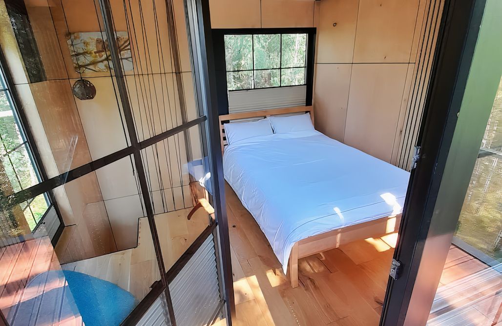 Glamping Warszawa Domek na drzewach - Na łośmiu metrach 1