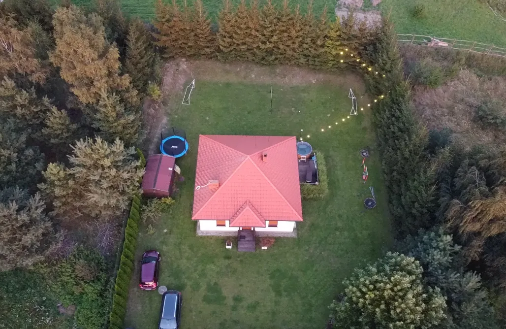 noclegi AlohaCamp Włókna Inn Classic, domek z balią nad jeziorem 1