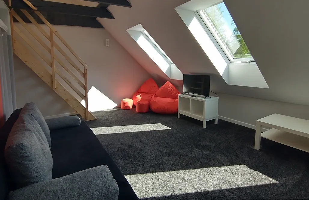 AlohaCamp Dwupoziomowe studio pięcioosobowe 3