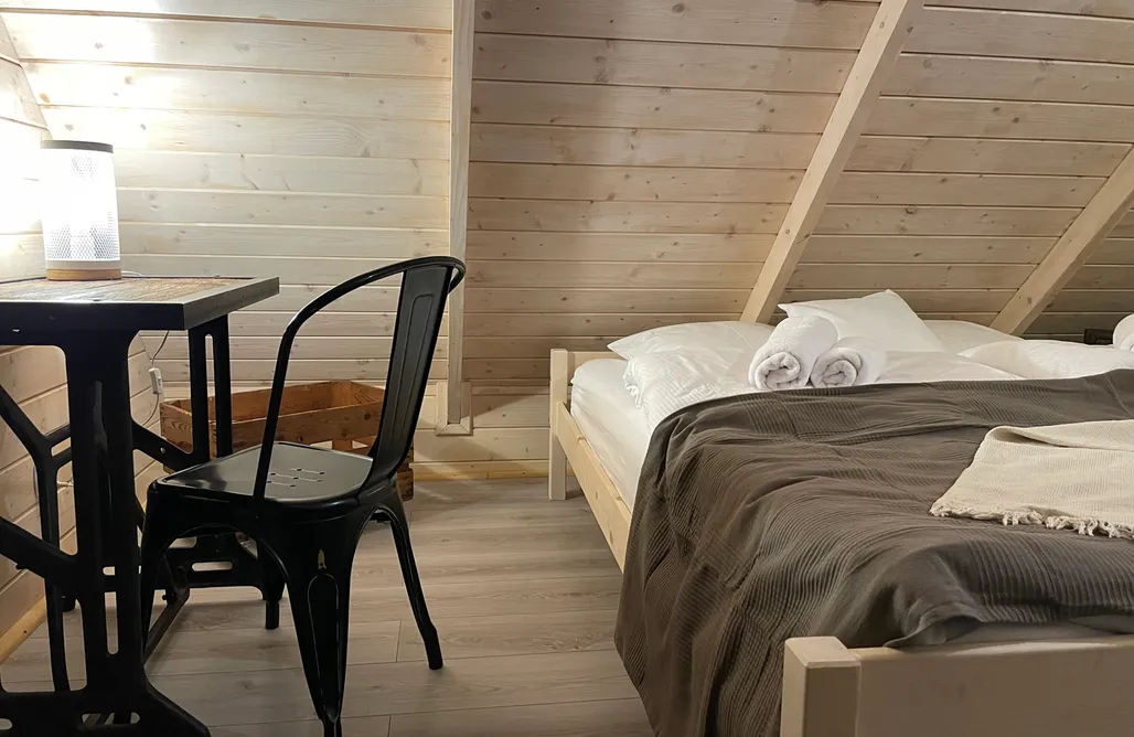 AlohaCamp Drewniany domek z 2 sypialniami 2