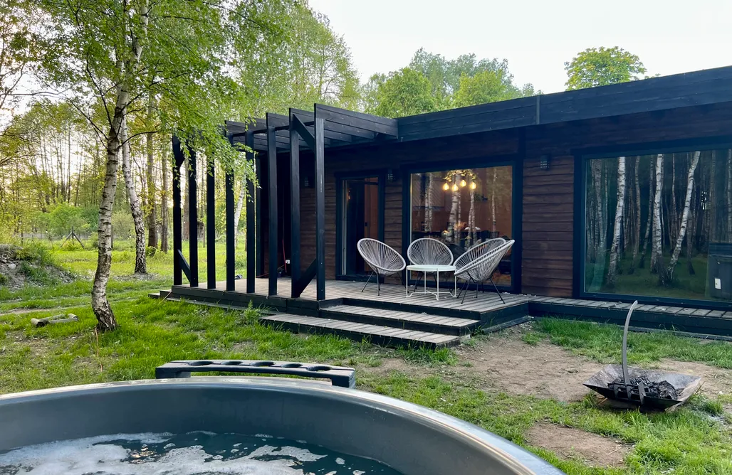 Domek na Wieczór Panieński z Jacuzzi GreenWood II - Domek z jacuzzi i furtka do lasu 2