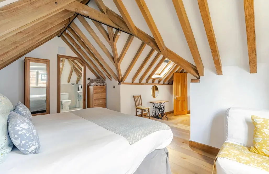 AlohaCamp Room 4 - Family room with superking and two single (or 4 single) 3