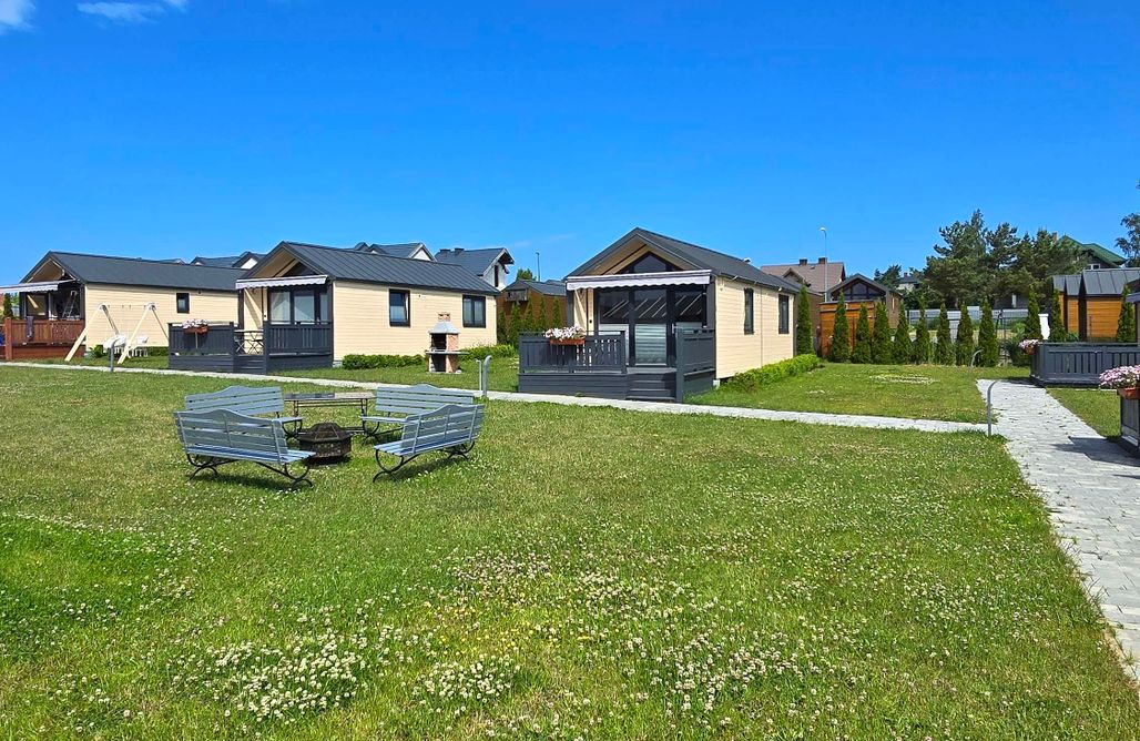 AlohaCamp Domek czerwony 1