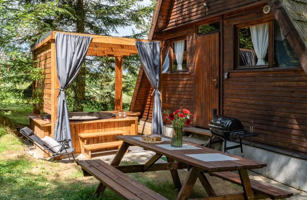 Noclegi Z Widokiem Na Góry Ukryta Leśna Sielanka z jacuzzi 1