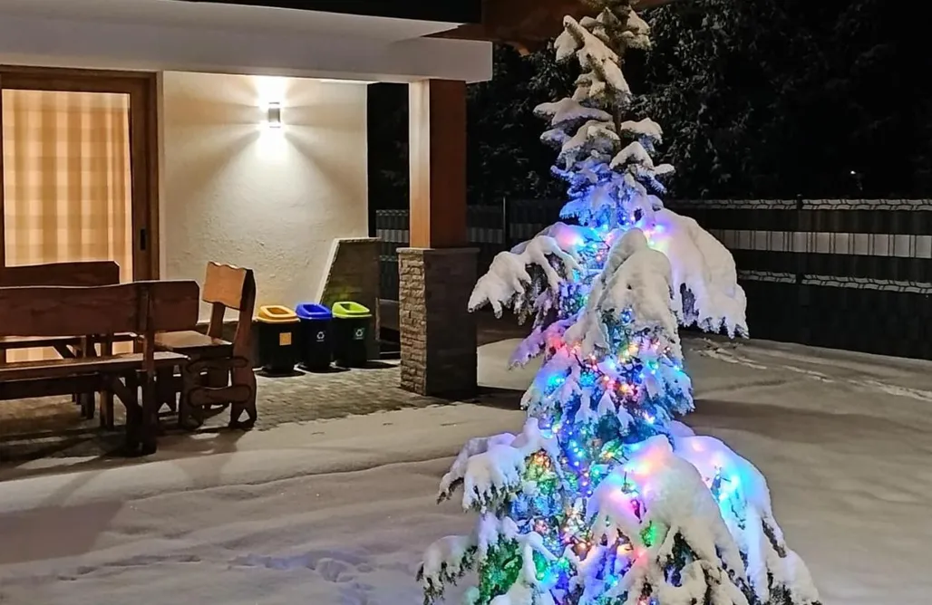 noclegi AlohaCamp Domki "Na Dziedzinie" z Gorącą Balią 1