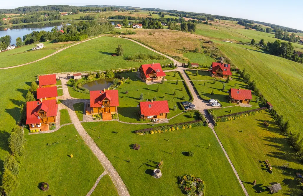 noclegi AlohaCamp Domy nad Jeziorem Blanki 1