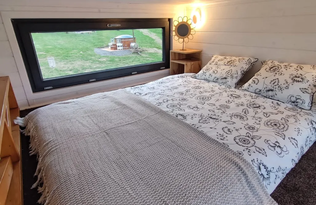 AlohaCamp Tiny house Domek w górach z jacuzzi 2