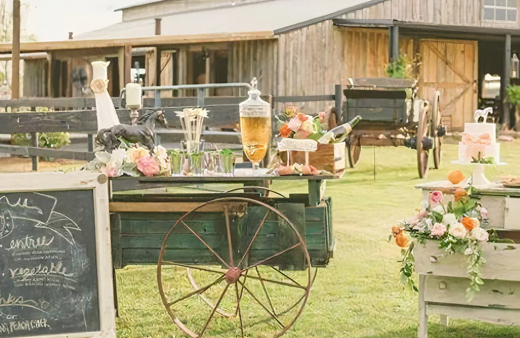 Cave House Spain Preciosa tiny house + caravana en granja hipica 3