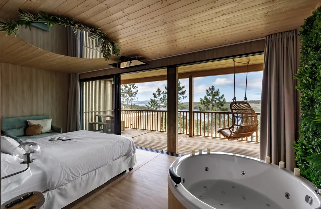 AlohaCamp Faro Vilán 3