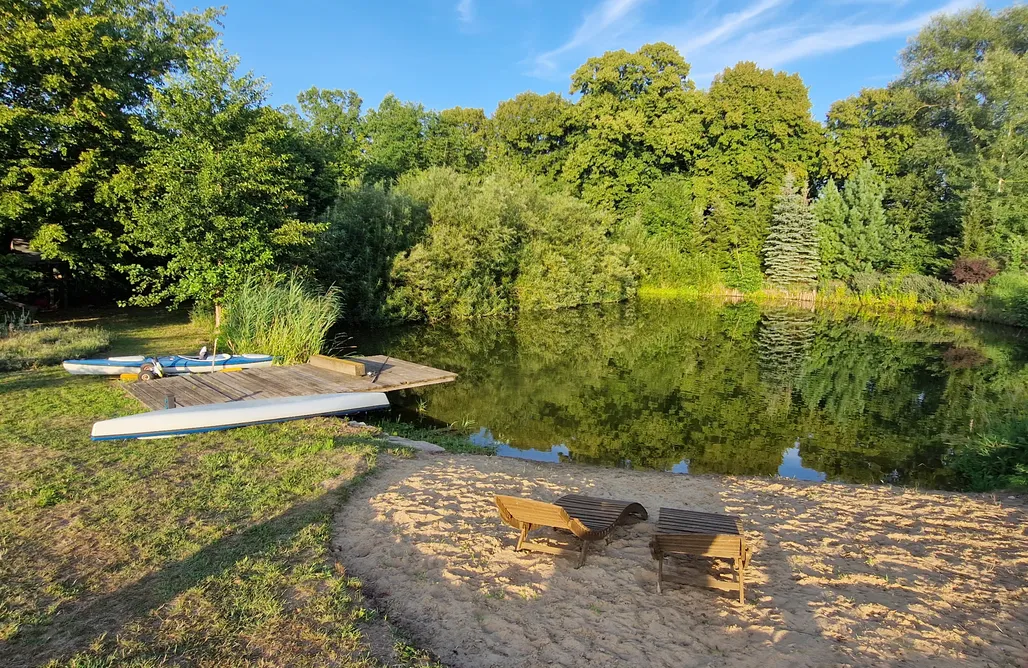 AlohaCamp accommodation Domek Winiarza w Winnicy nad Soną 3