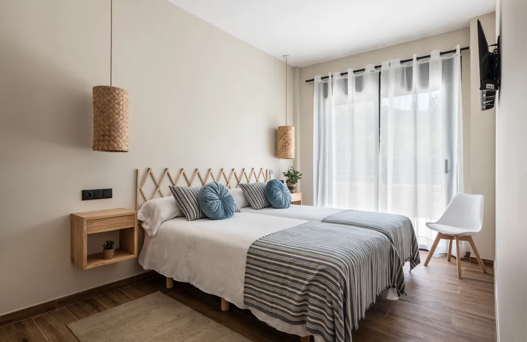 AlohaCamp Two-Bedroom Apartment with Terrace - 202 4