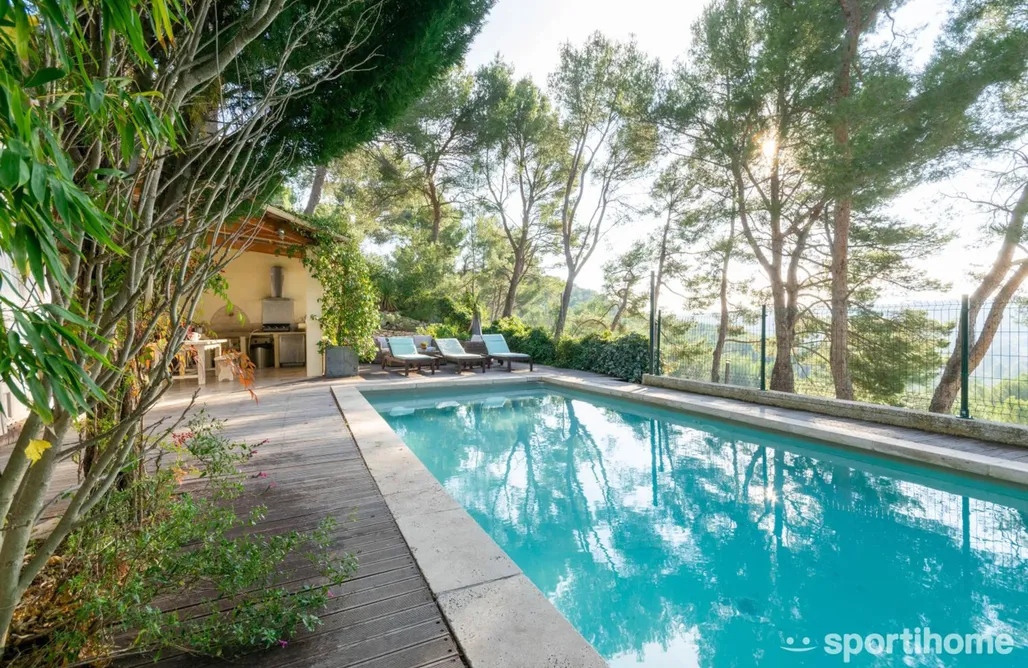 Le Mas des Roches à Velaux AlohaCamp