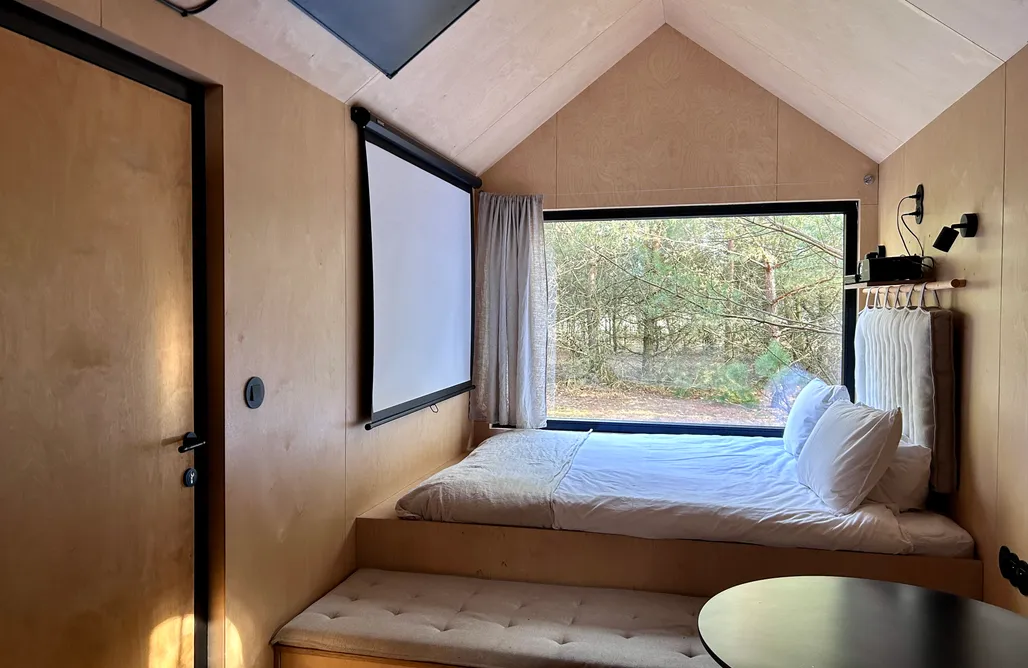 AlohaCamp UKOI Mikrokino w zagajniku - Tiny House z prywatnym kinem - Kręgi k. Wyszkowa 2