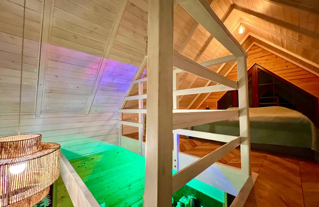 noclegi AlohaCamp Na Skraju Lasu - Domek na drzewie  1