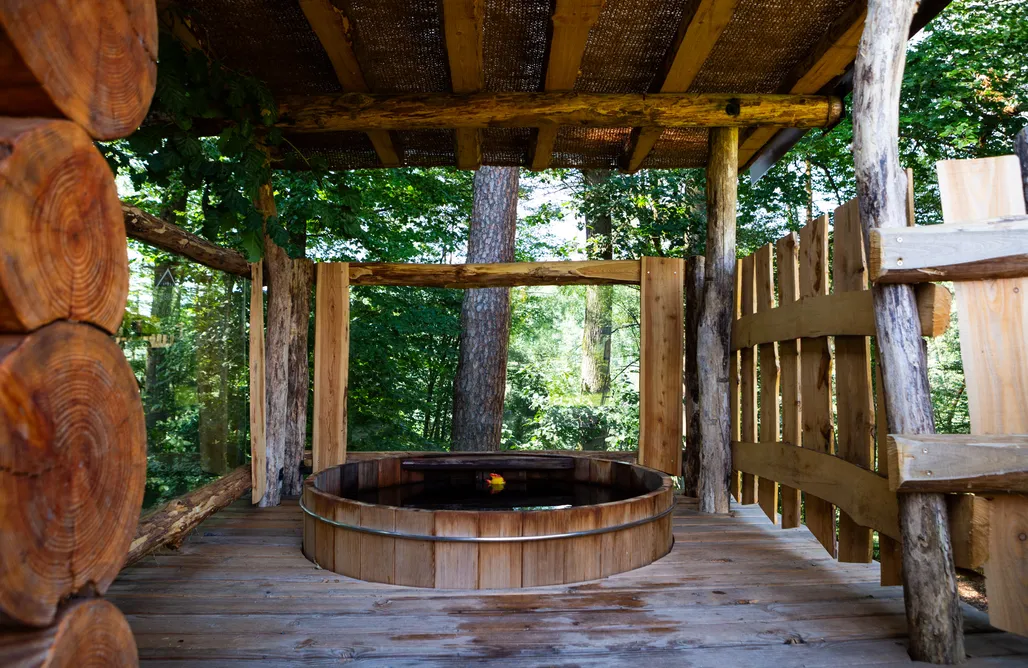 AlohaCamp accommodation La Cabane de l'Etang du Domaine de la Forestière 1