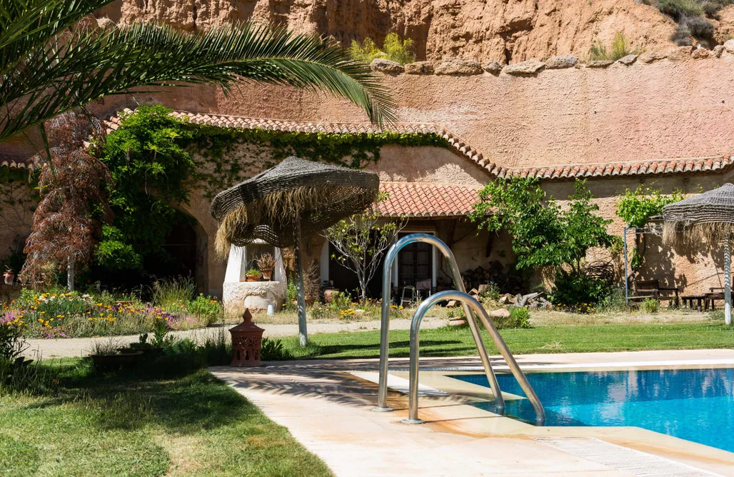 AlohaCamp Cueva Grande 1