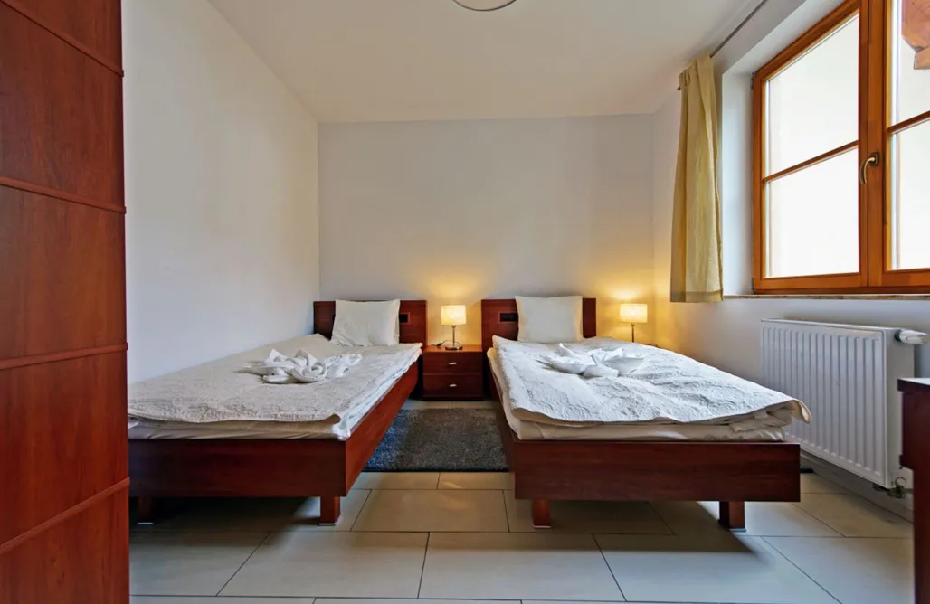 AlohaCamp Komuny Paryskiej 31/1 3