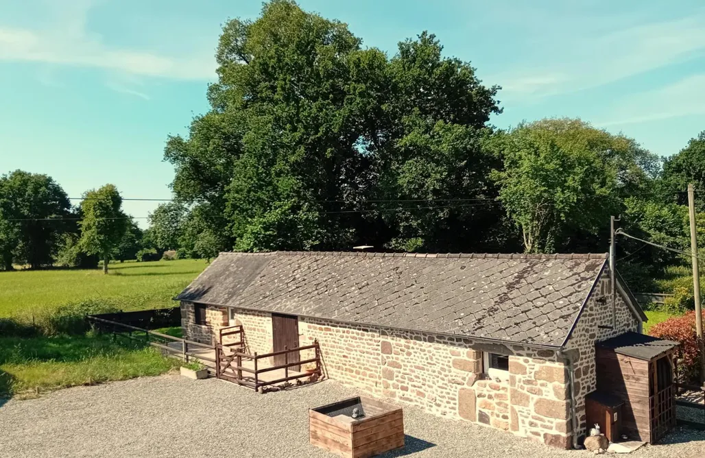 Honey Suckle Hideaway AlohaCamp