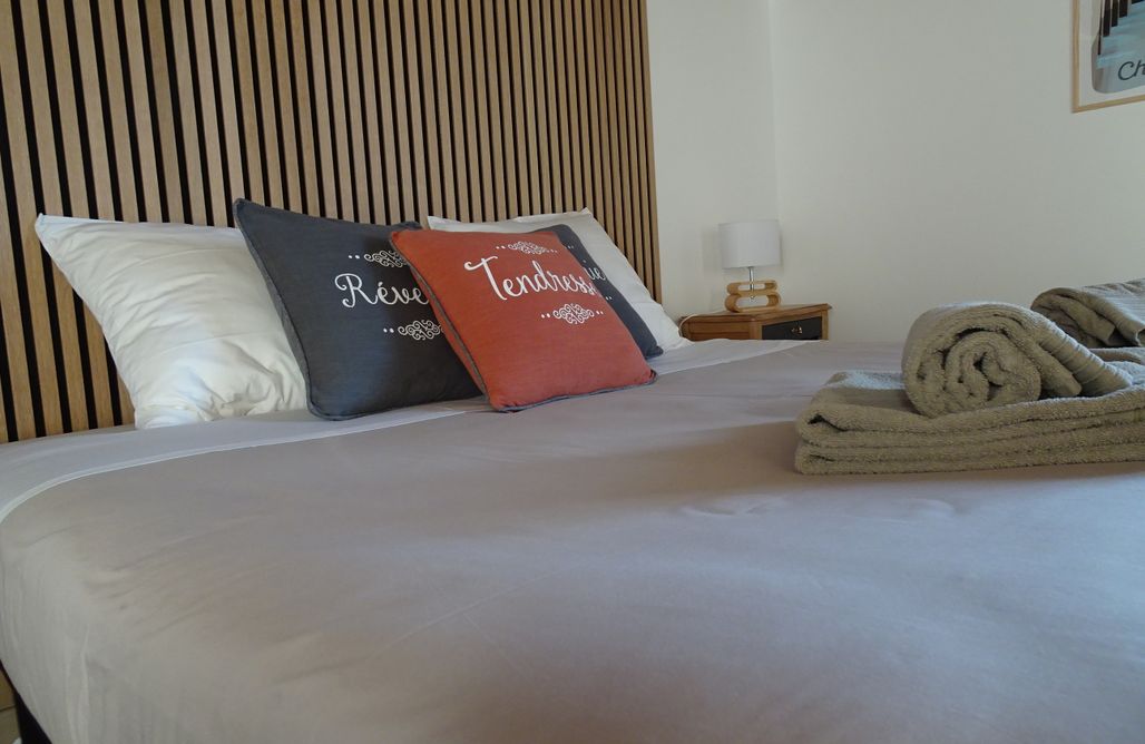 AlohaCamp Serre Soleille - Chambre supérieure plein sud & vue montagnes 2