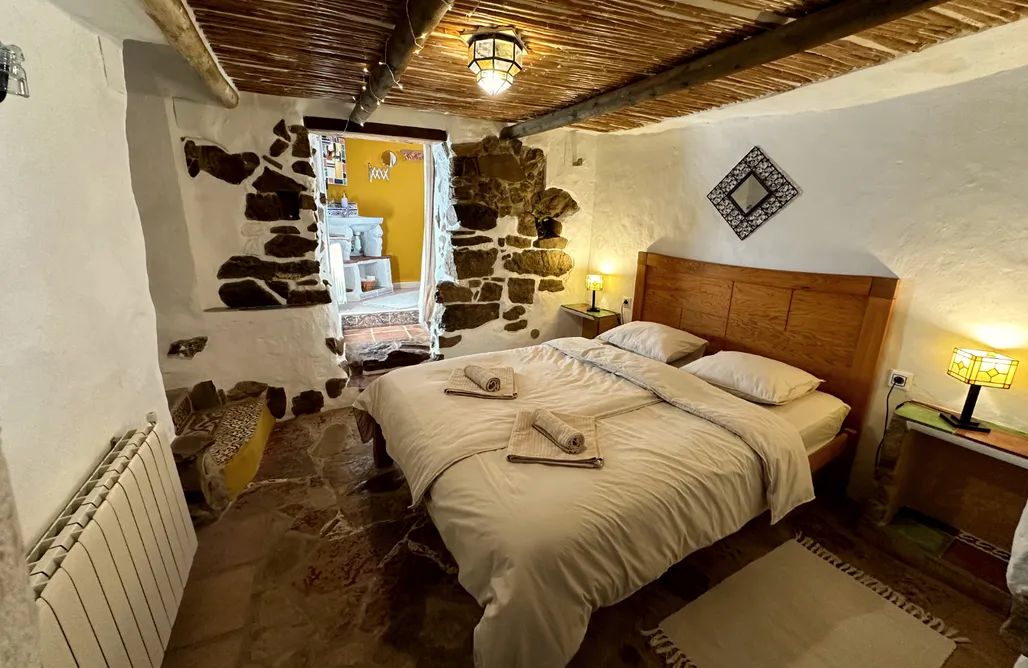 AlohaCamp Cinco Lunas Room 2 2