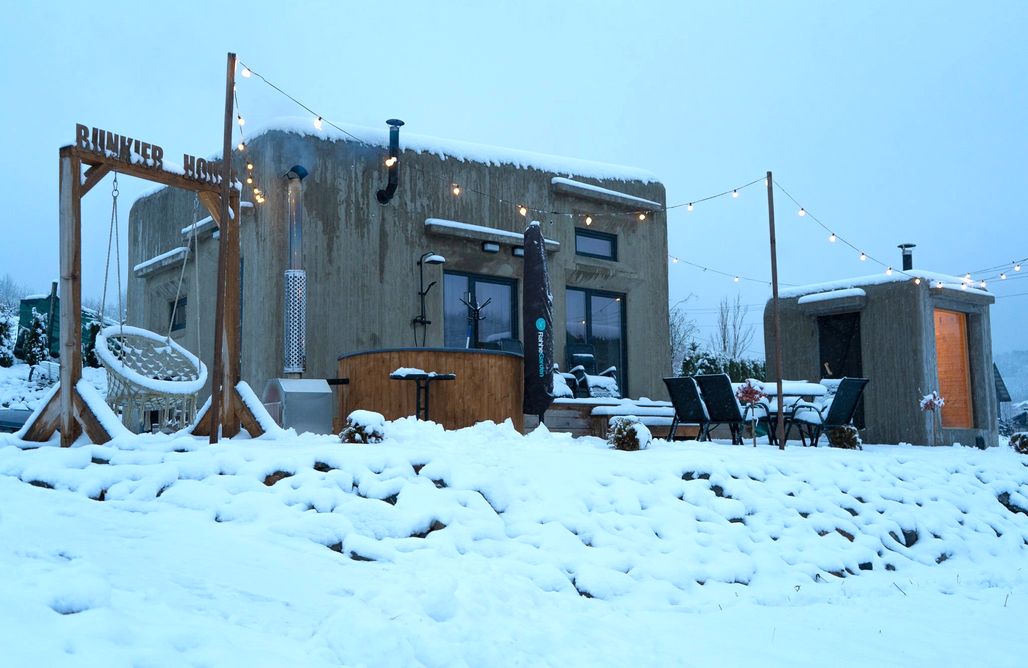 AlohaCamp accommodation Bunkier House Apokalips 2