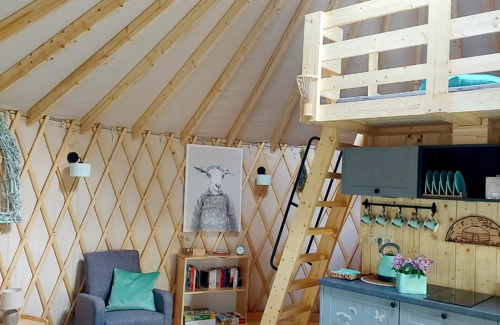 AlohaCamp  Agroturystyka Jurta w Zgodzie z Naturą Szaro Miętowa 1