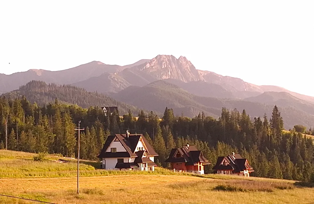 Tanie Noclegi Tatra Loft - pokoje i apartament z widokiem 2