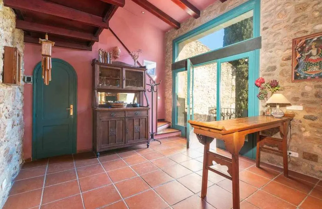 alojamientos AlohaCamp Gran casa de piedra en Alt Emporda 1