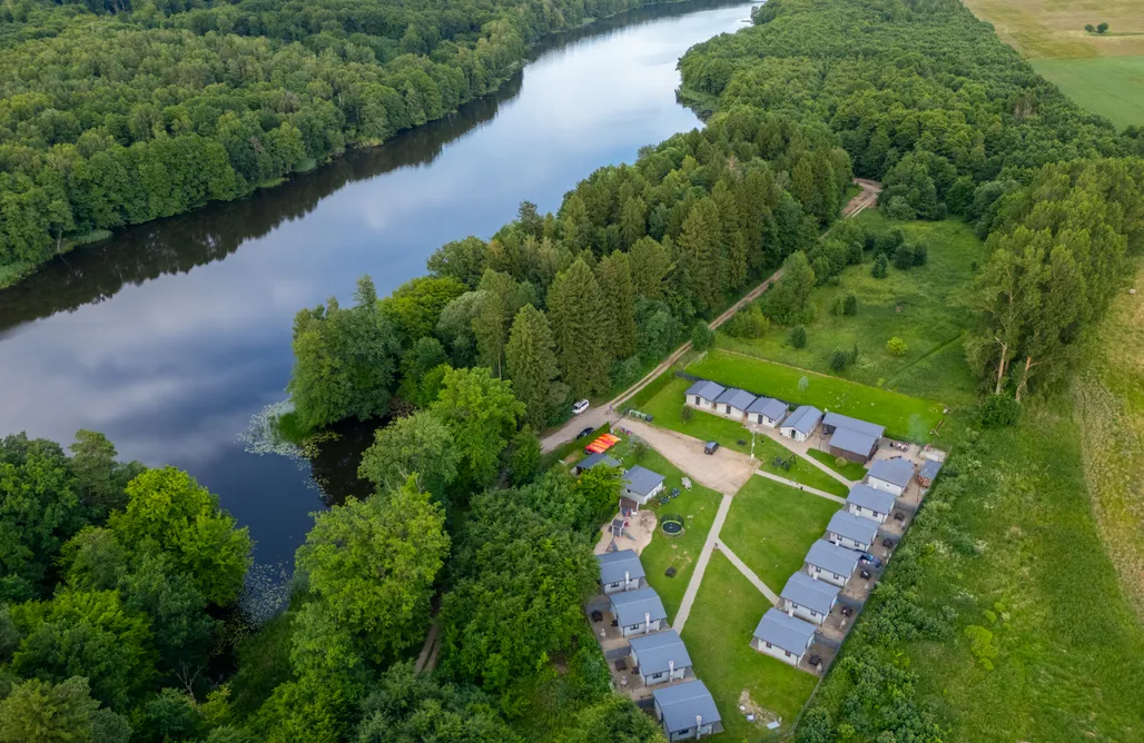 Domki nad rozlewiskiem AlohaCamp