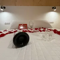 María José propietario Cabañas Camiño do Mar