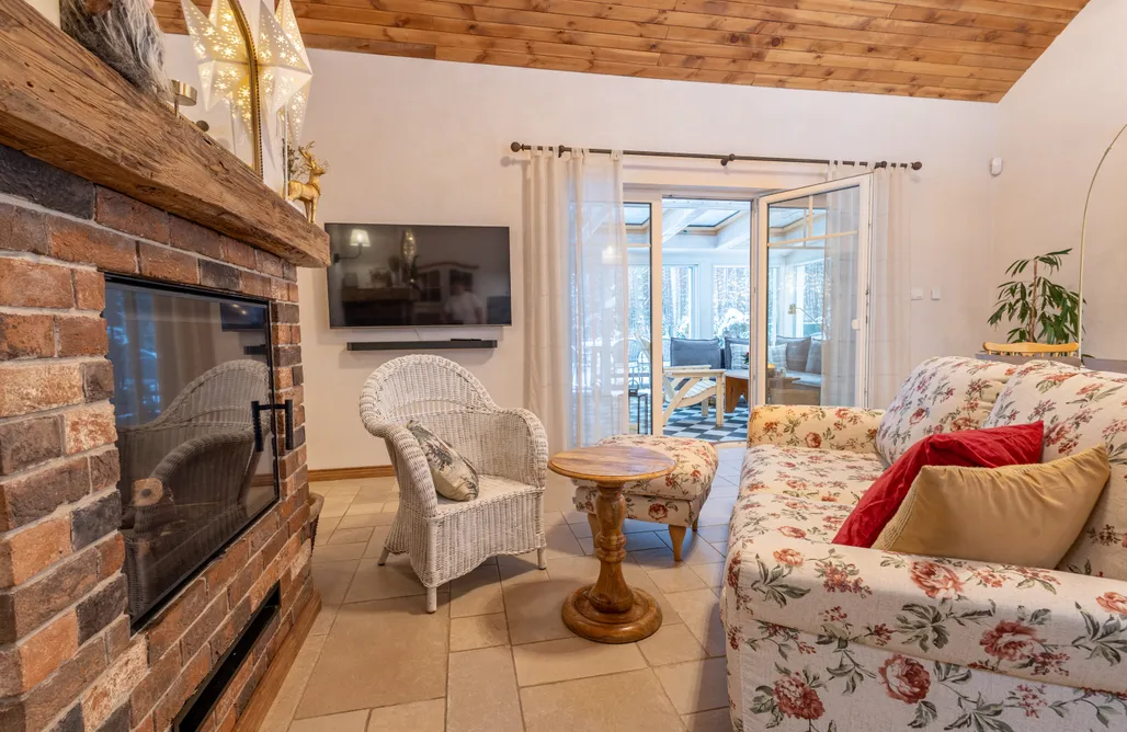 noclegi AlohaCamp Domek Leśny Poranek 5