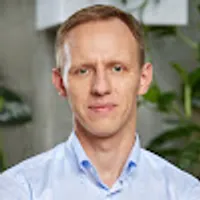 Paweł ospitante Zanurzeni w Ciszy