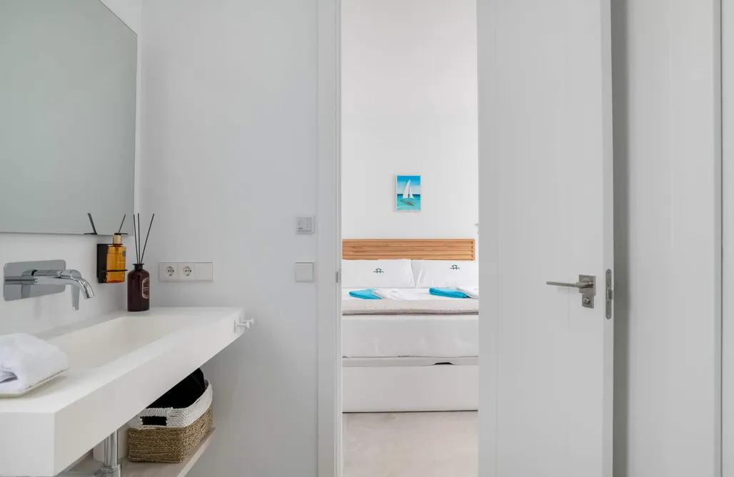 AlohaCamp accommodation Elena Sea Villa 1