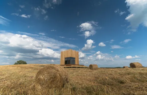 Zdjęcie obiektu Dom w zbożu