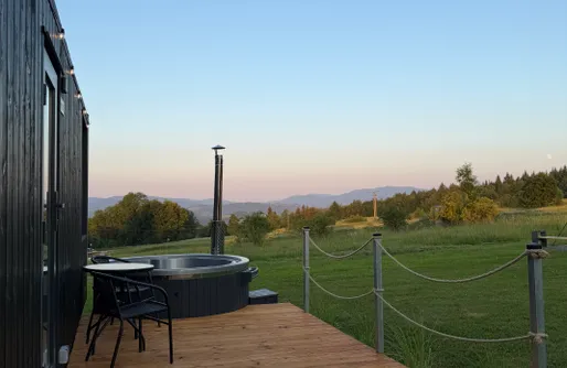 Zdjęcie obiektu Tiny Camp- domki z jacuzzi i sauną przy szlakach na Luboń i Szczebel
